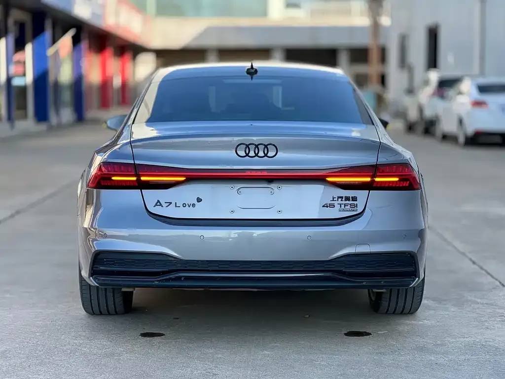 Audi A7L — фото 6