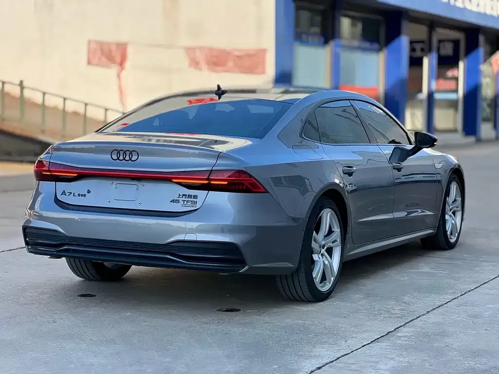 Audi A7L — фото 7