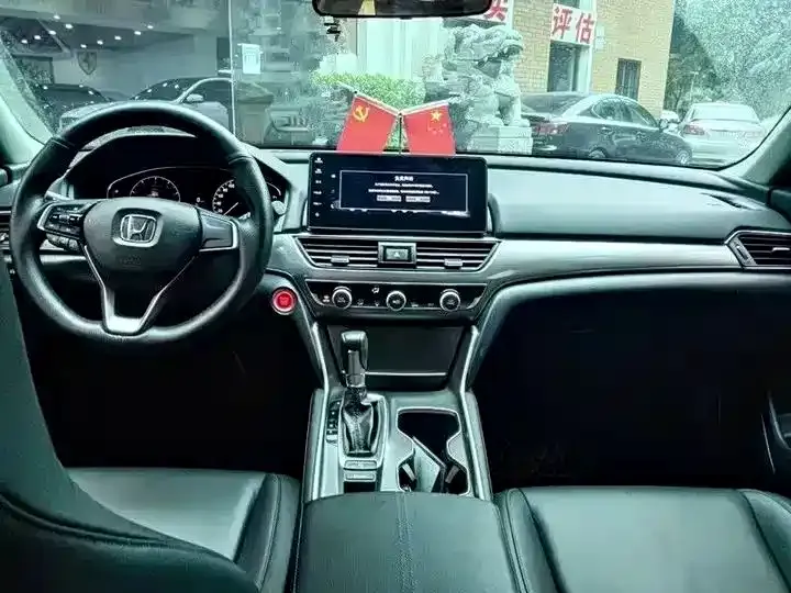 Honda Accord — фото 10