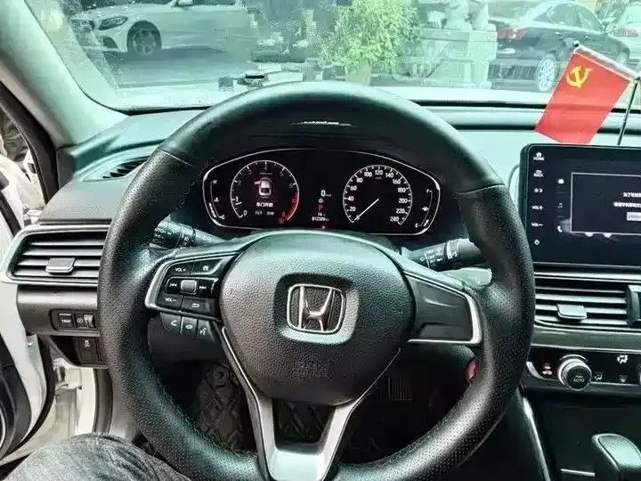 Honda Accord — фото 7