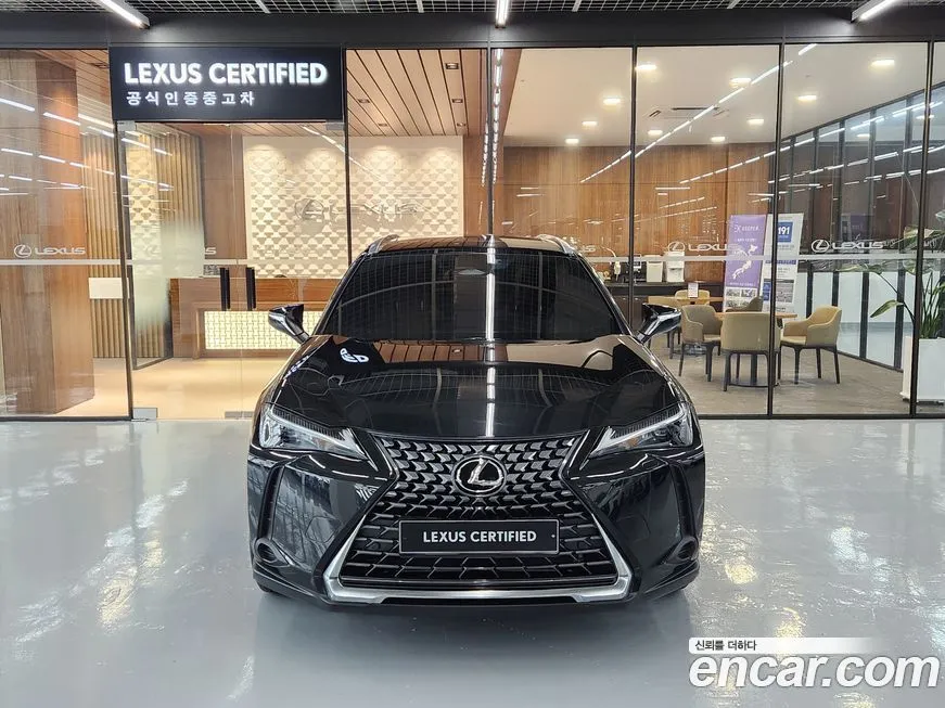 Lexus UX — фото 3