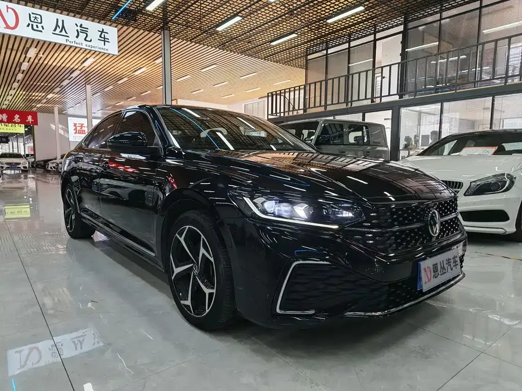 Volkswagen Passat 2023 из CN, фото 3