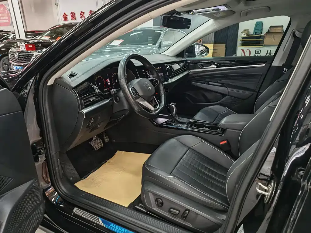 Volkswagen Passat 2023 из CN, фото 4