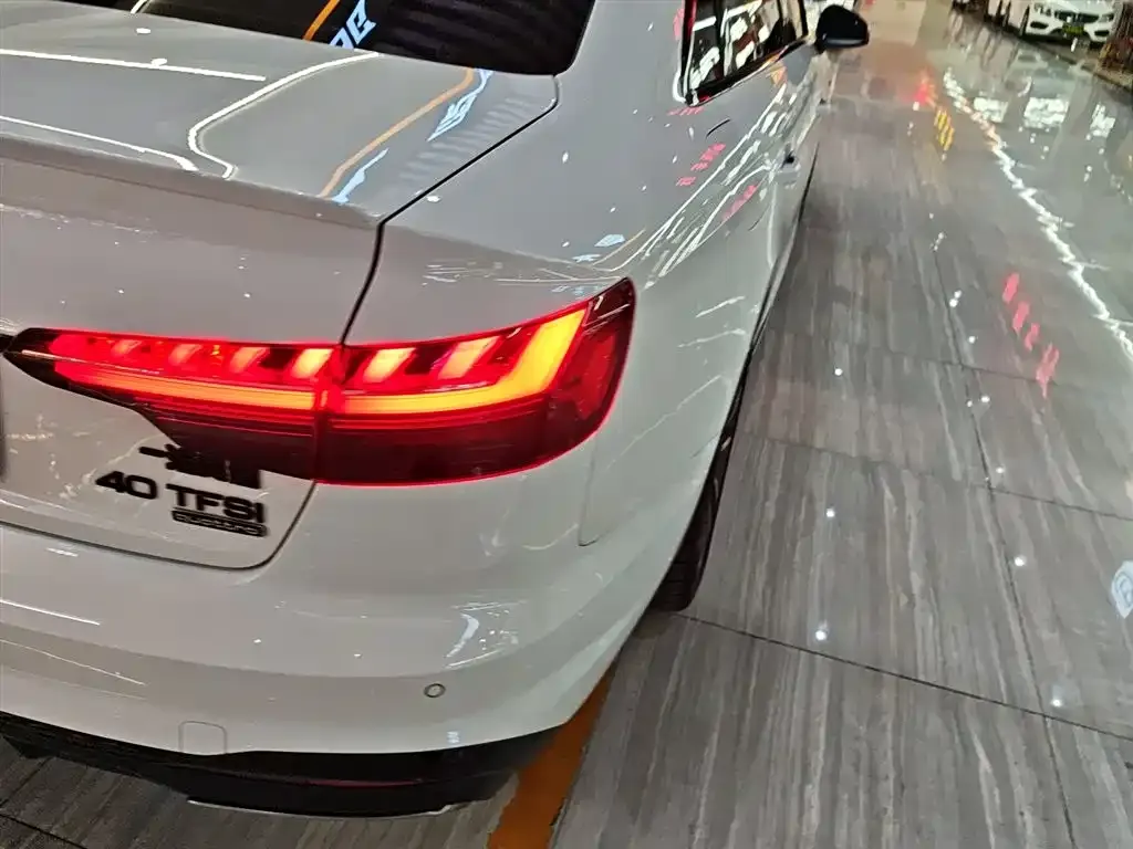 Audi A4L 2024 из CN, фото 8