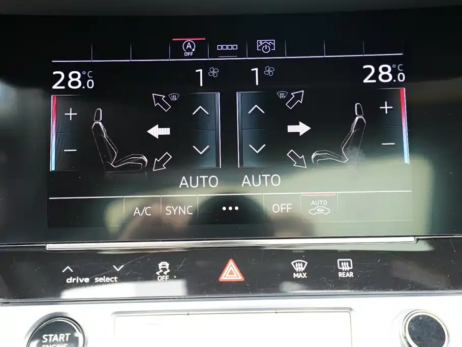Audi A6L 2023 из CN, фото 10