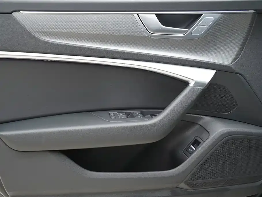 Audi A6L 2023 из CN, фото 5