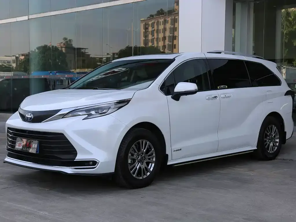Toyota Sienna 2022 из CN, фото 1