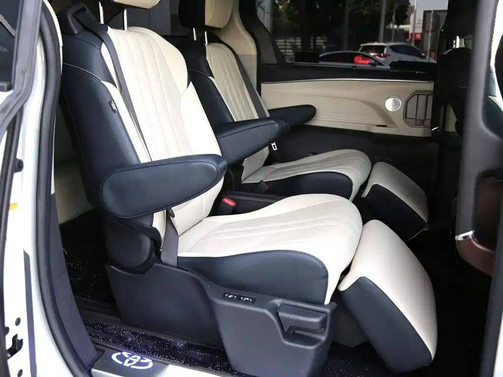 Toyota Sienna 2022 из CN, фото 10