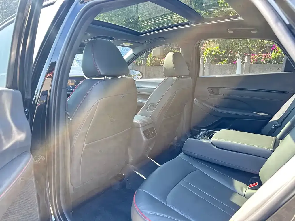 Hyundai Sonata 2023 из CN, фото 10