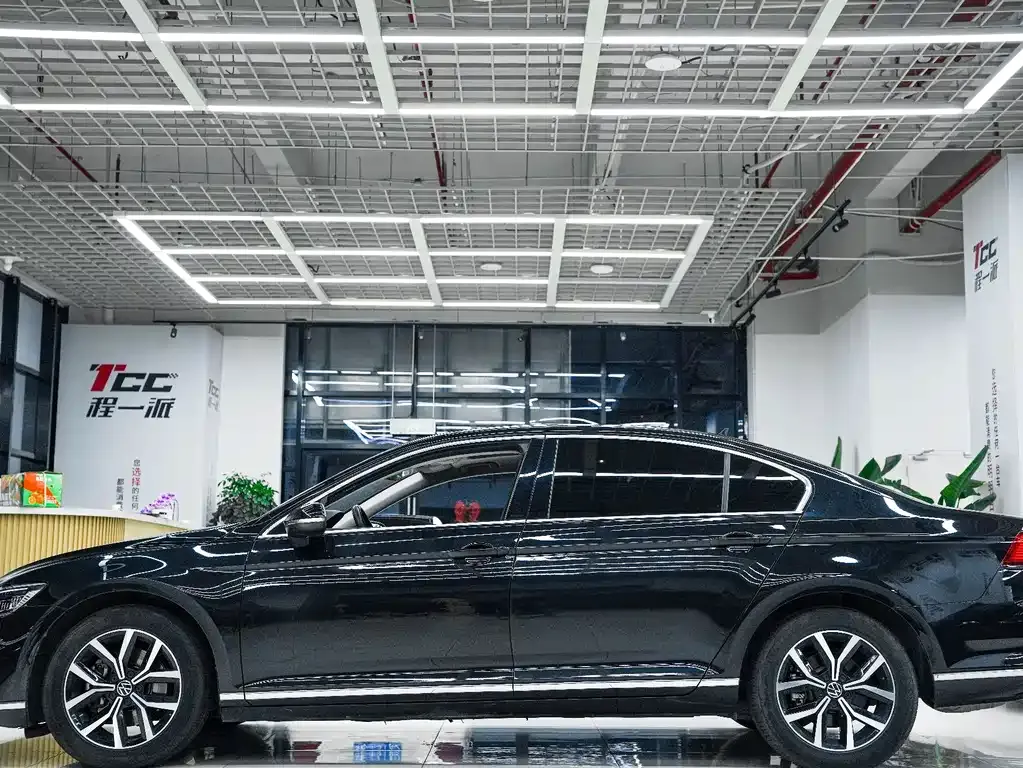 Volkswagen Magotan 2022 из CN, фото 10