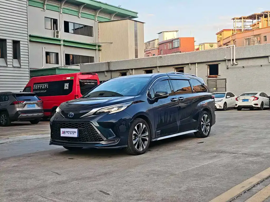 Toyota Granvia 2023 из CN, фото 1