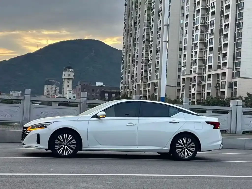 Nissan Teana 2023 из CN, фото 4