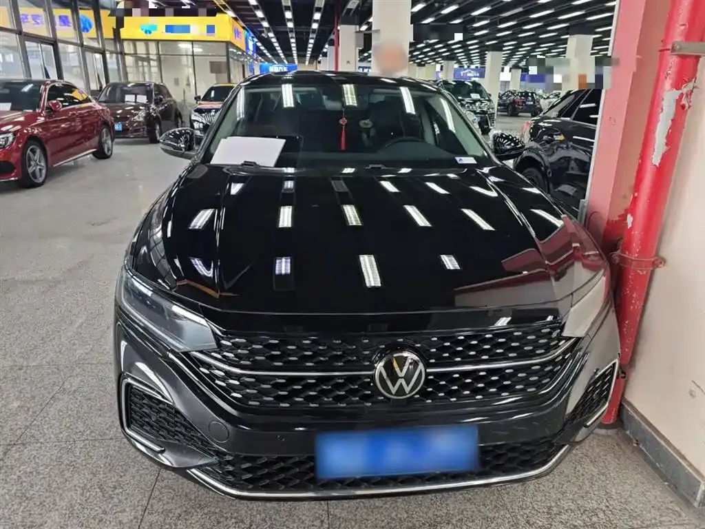 Volkswagen Passat 2023 из CN, фото 3