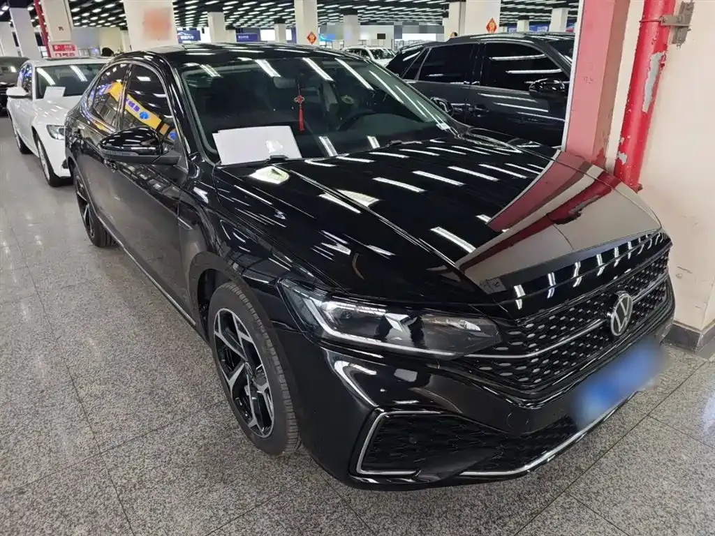 Volkswagen Passat 2023 из CN, фото 4