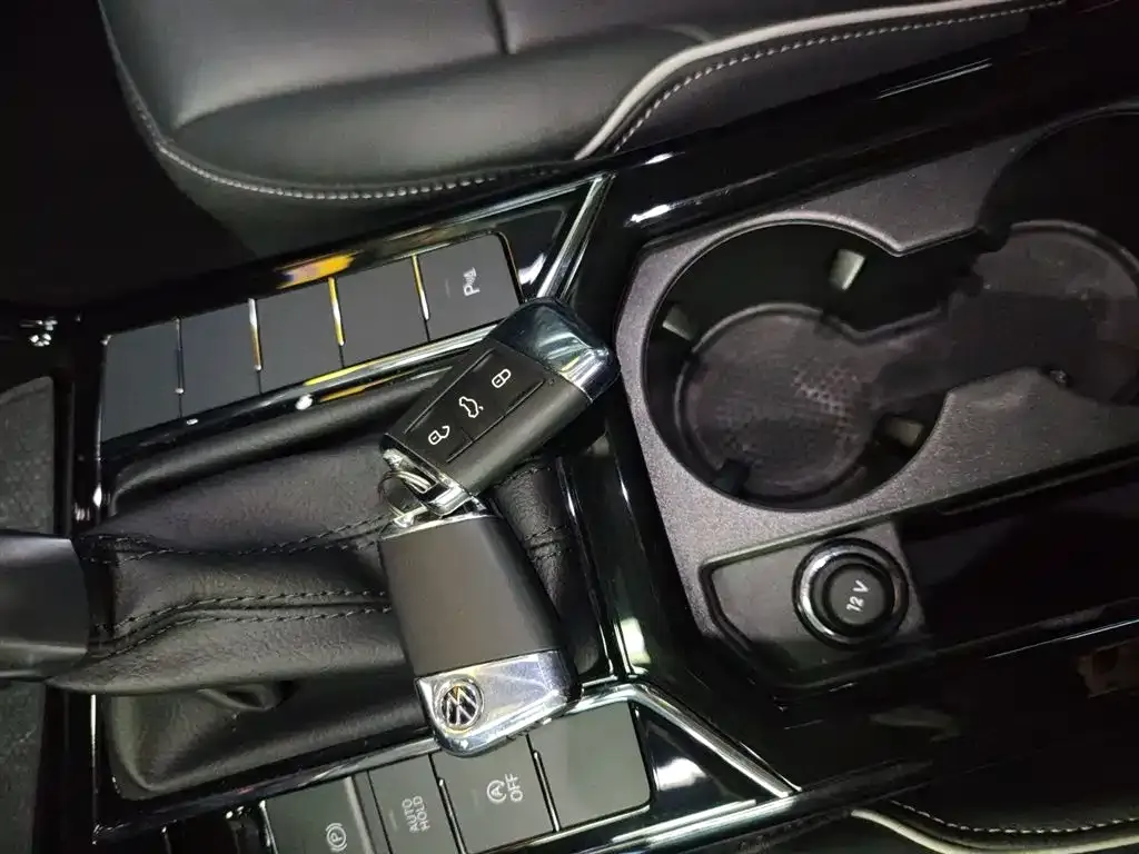 Volkswagen Passat 2023 из CN, фото 9