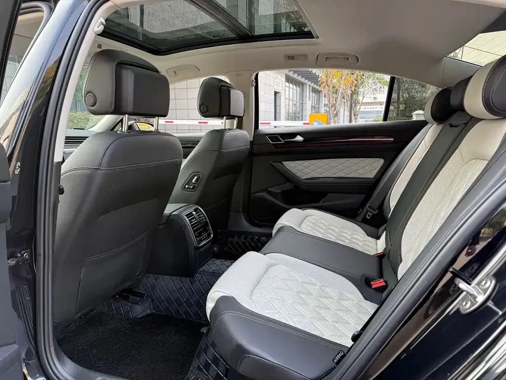 Volkswagen Magotan 2023 из CN, фото 10