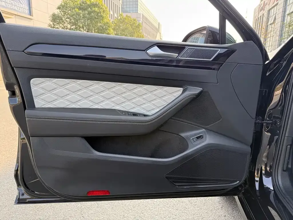 Volkswagen Magotan 2023 из CN, фото 4