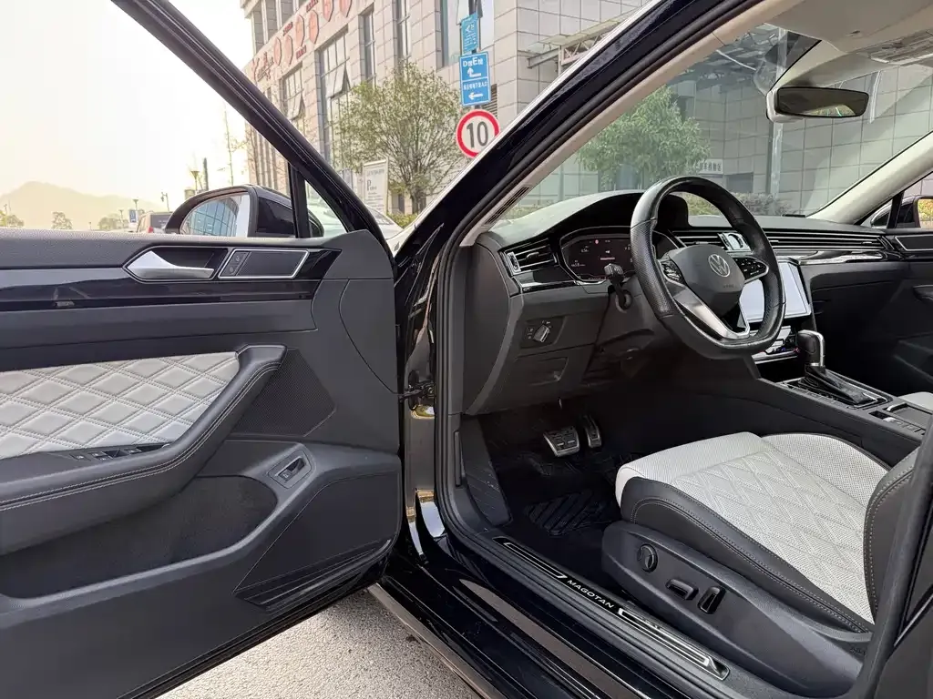 Volkswagen Magotan 2023 из CN, фото 5