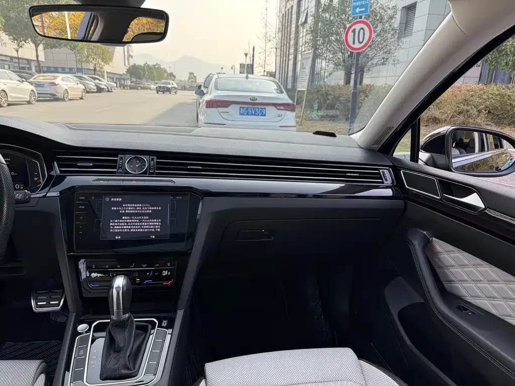 Volkswagen Magotan 2023 из CN, фото 9
