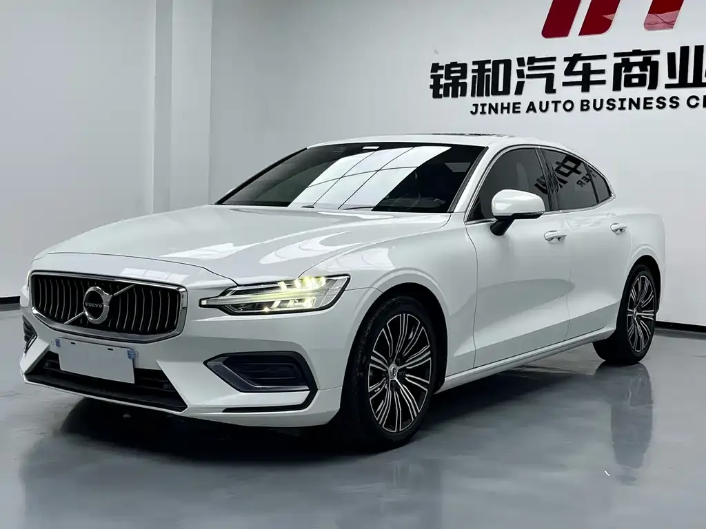 Volvo S60 2022 из CN, фото 1