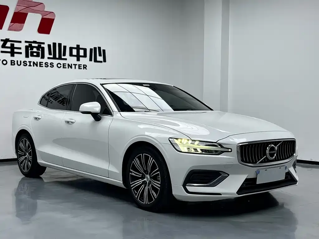 Volvo S60 2022 из CN, фото 2