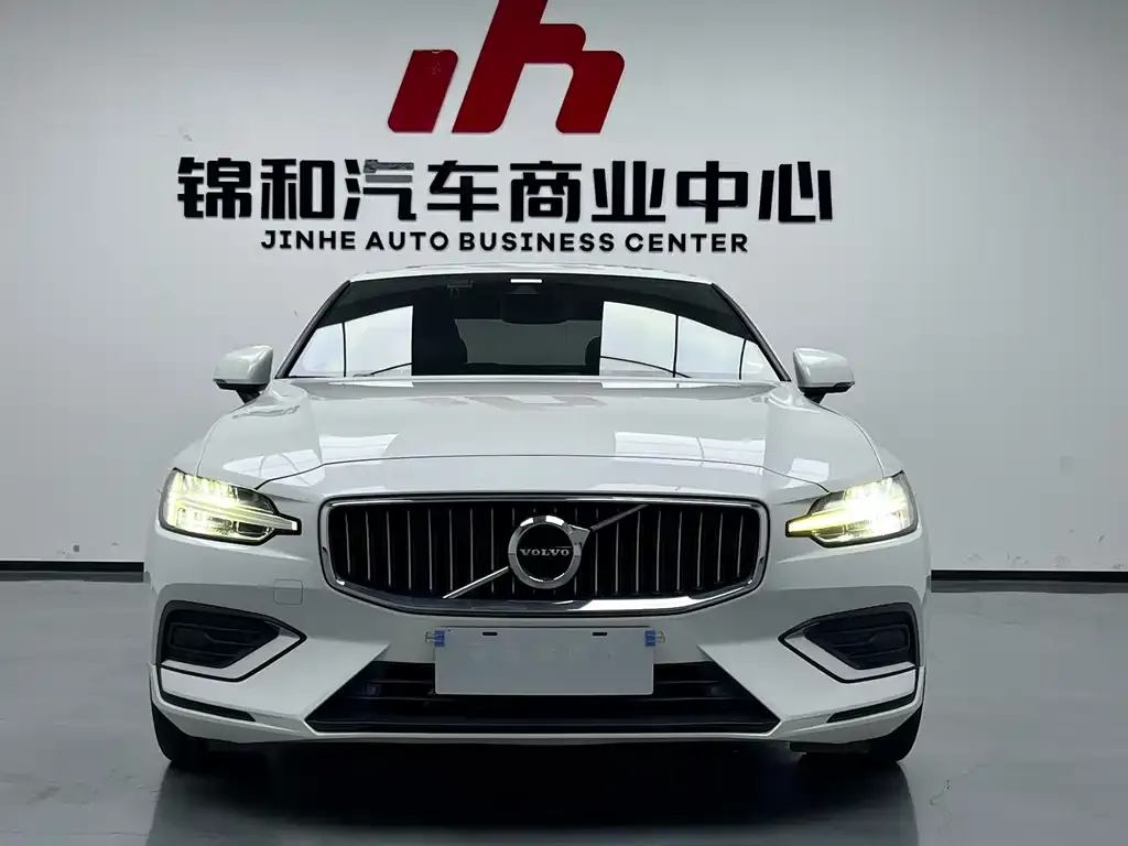 Volvo S60 2022 из CN, фото 3