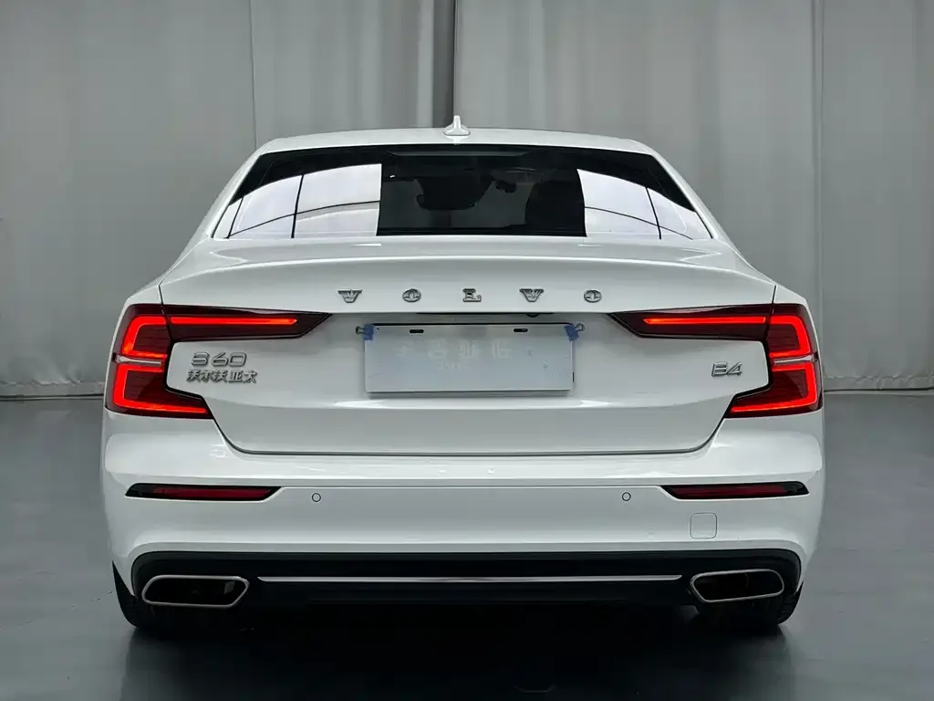 Volvo S60 2022 из CN, фото 5