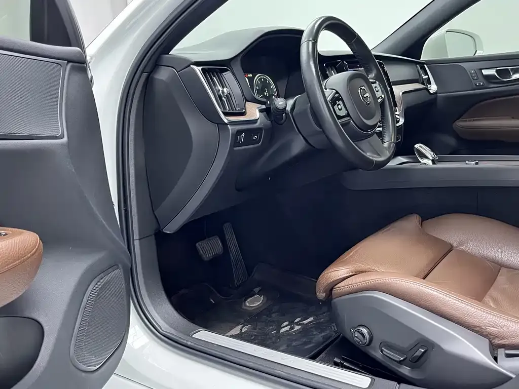 Volvo S60 2022 из CN, фото 7