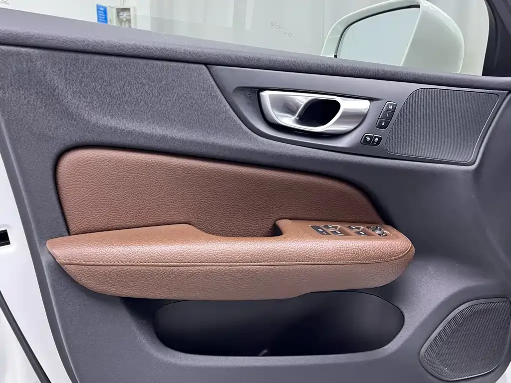 Volvo S60 2022 из CN, фото 8