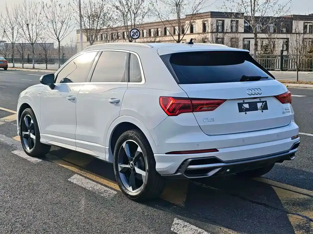 Audi Q3 — фото 6