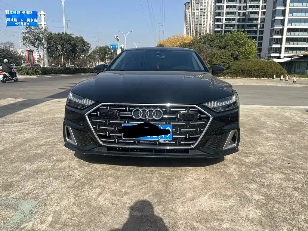 Audi A7L 2024 из CN, фото 2
