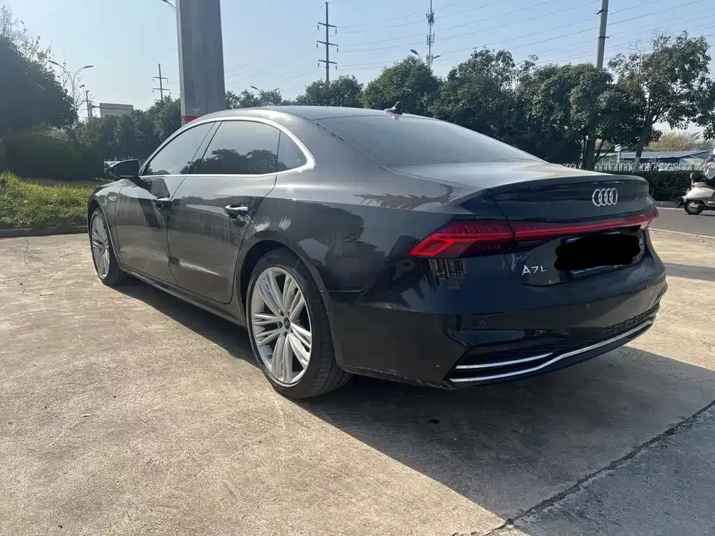 Audi A7L 2024 из CN, фото 7