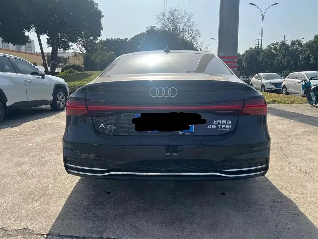 Audi A7L 2024 из CN, фото 8