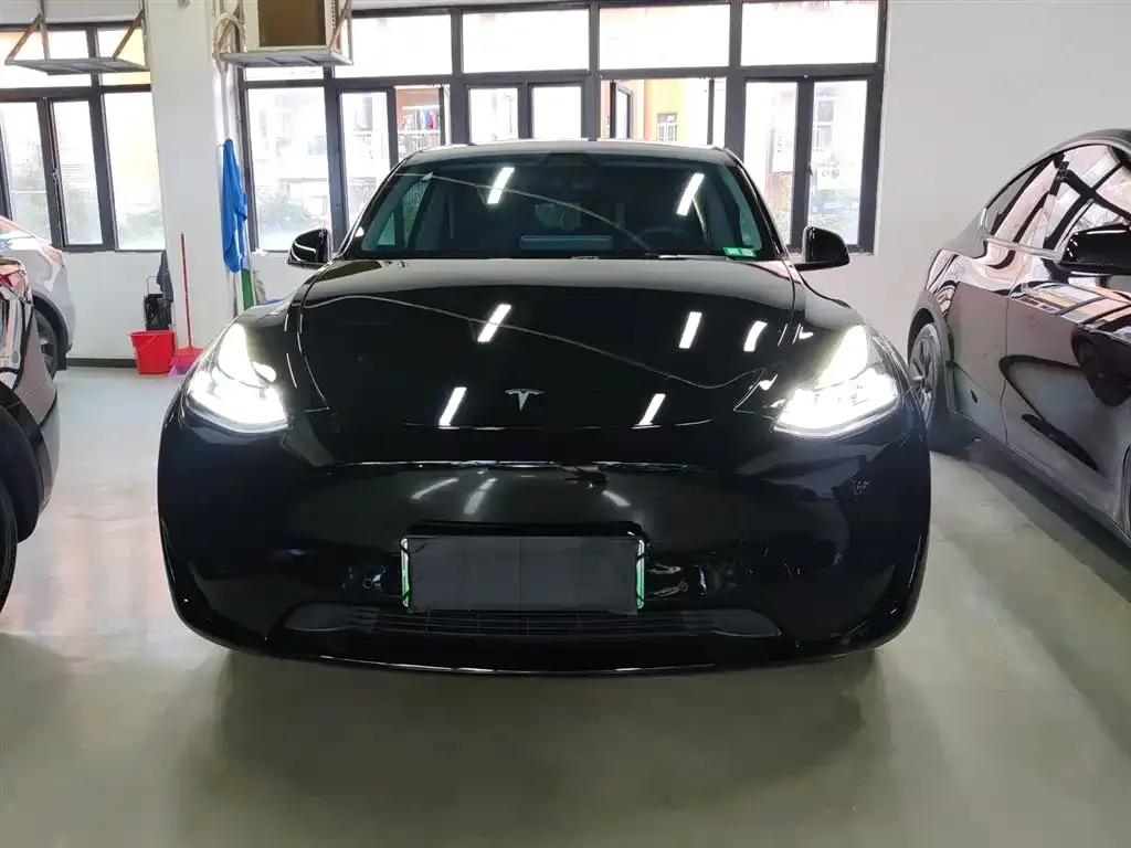 Tesla Model Y — фото 3