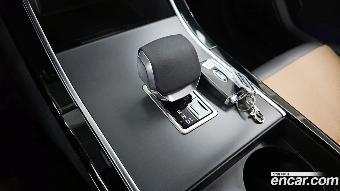 Land Rover Range Rover Velar 2025 из KR, фото 9
