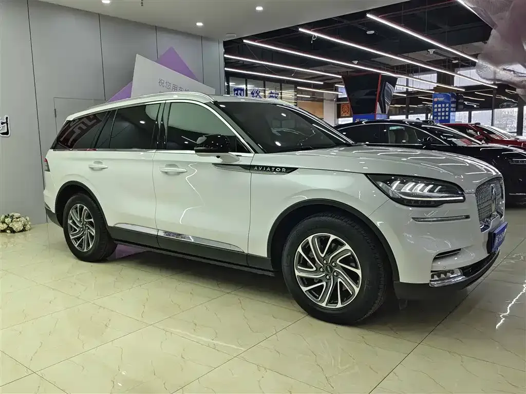 Lincoln Aviator 2023 из CN, фото 3