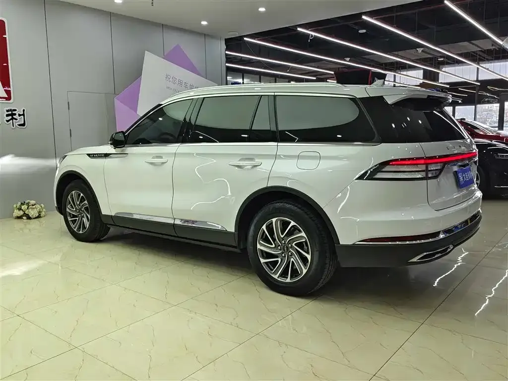 Lincoln Aviator 2023 из CN, фото 6