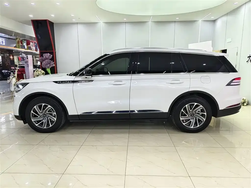 Lincoln Aviator 2023 из CN, фото 9