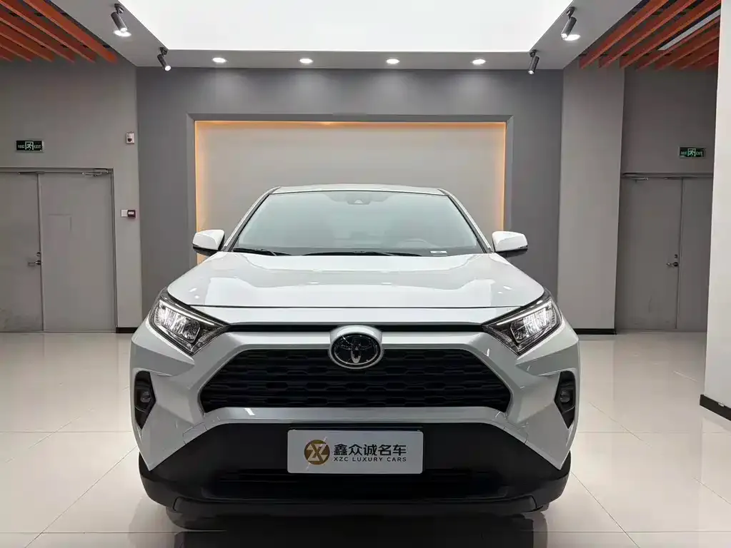 Toyota RAV4 2024 из CN, фото 2
