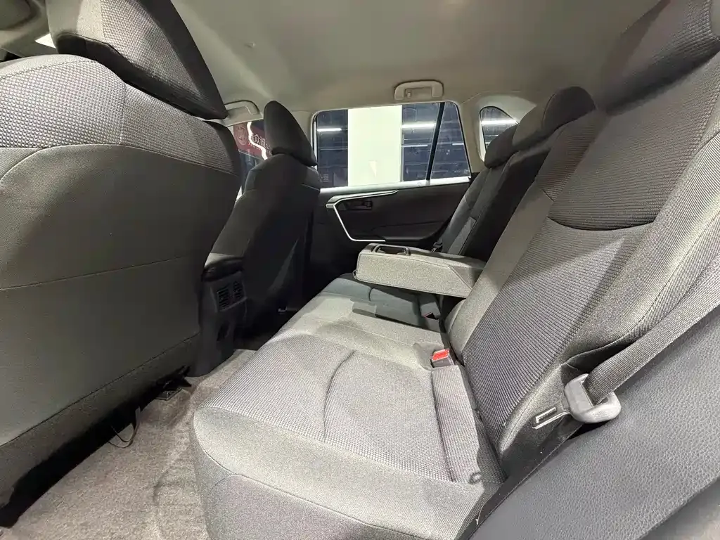 Toyota RAV4 2024 из CN, фото 9