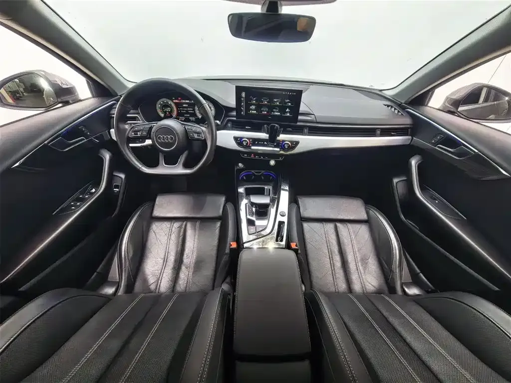 Audi A4L 2021 из CN, фото 7