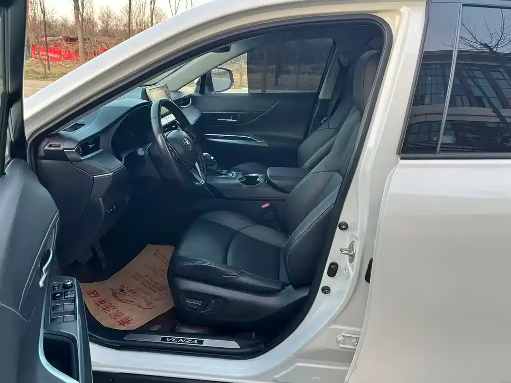 Toyota Venza 2022 из CN, фото 9