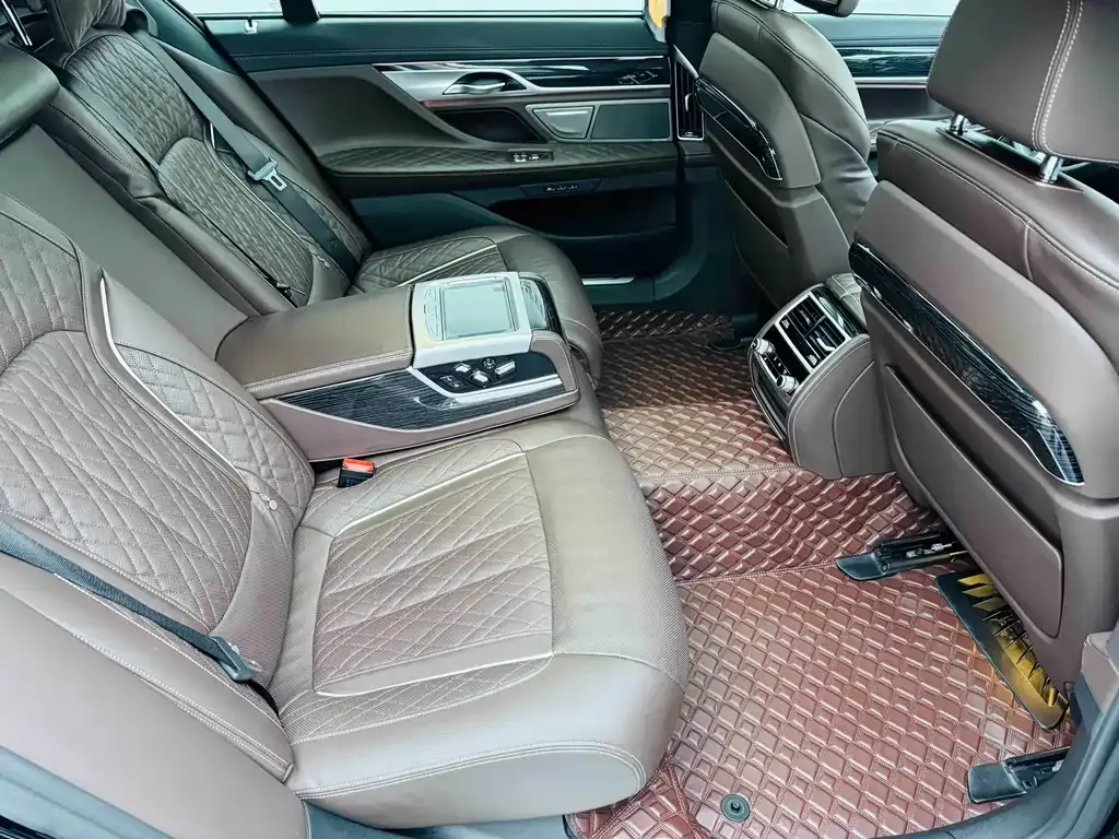 BMW 7 Series 2022 из CN, фото 10