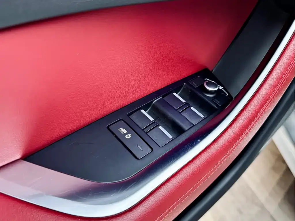 Jaguar XEL 2023 из CN, фото 10