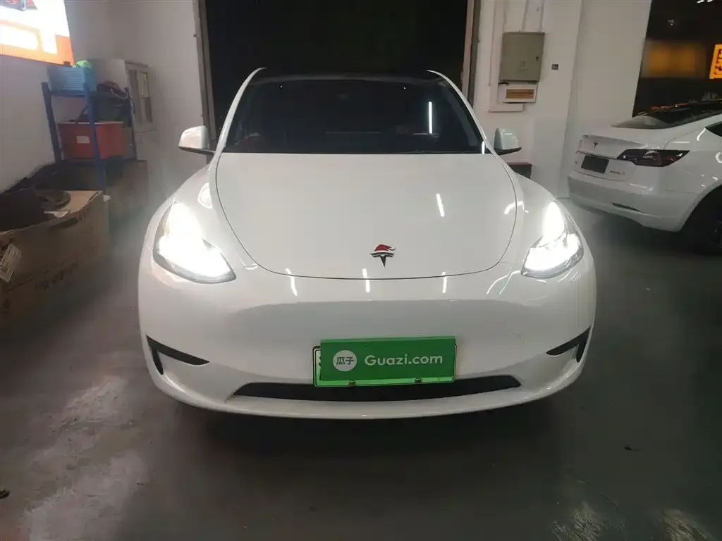 Tesla Model Y 2023 из CN, фото 3