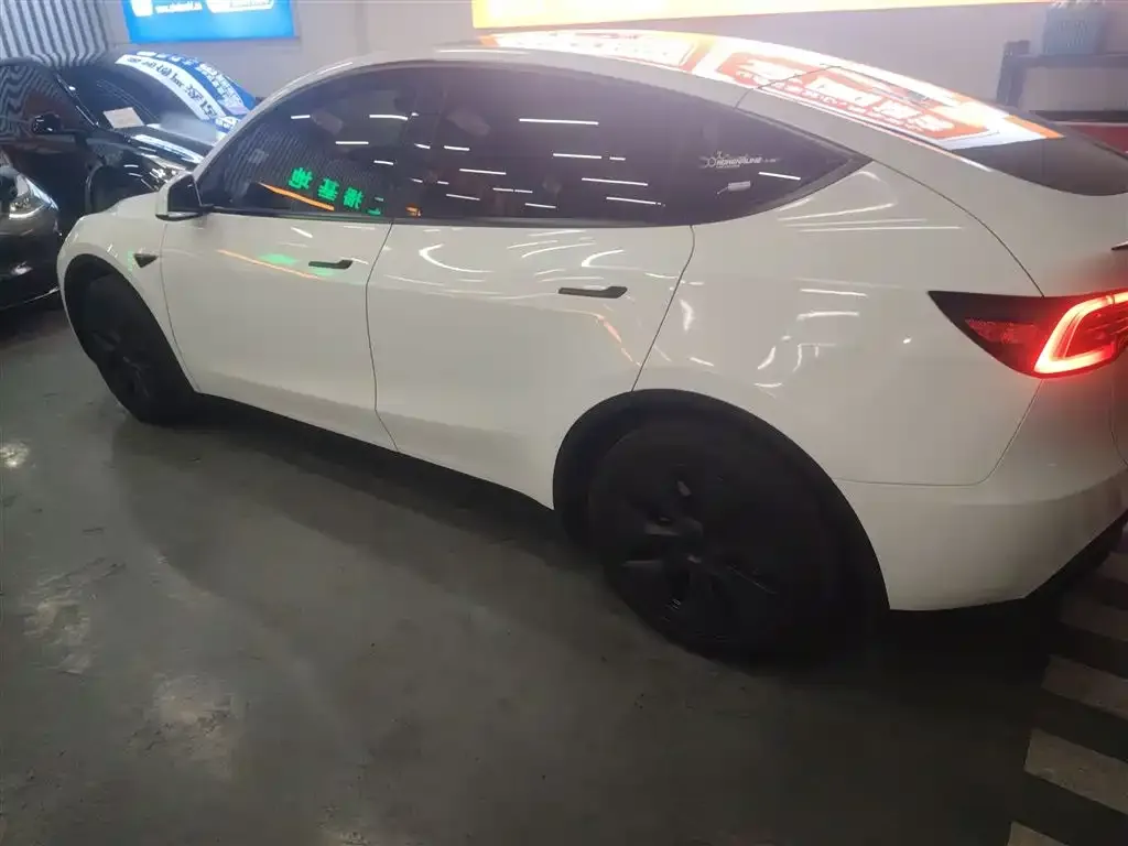 Tesla Model Y 2023 из CN, фото 5