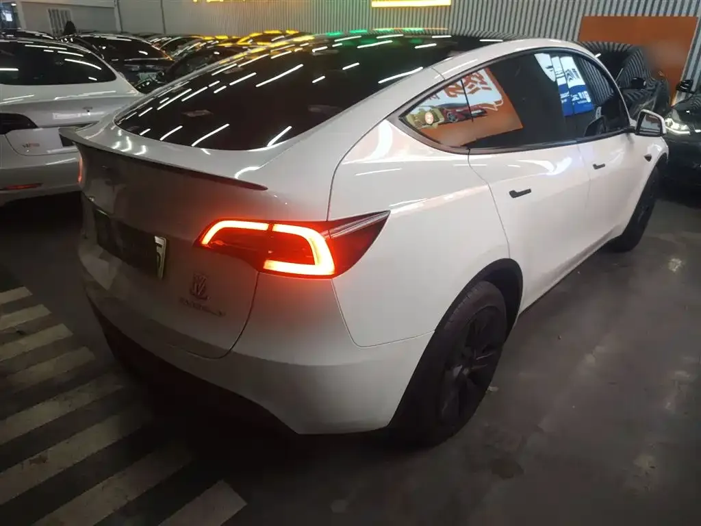 Tesla Model Y 2023 из CN, фото 7