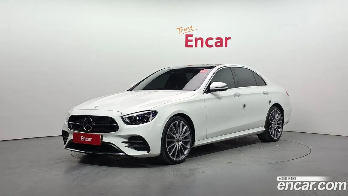 Mercedes-Benz E-Class — фото 1
