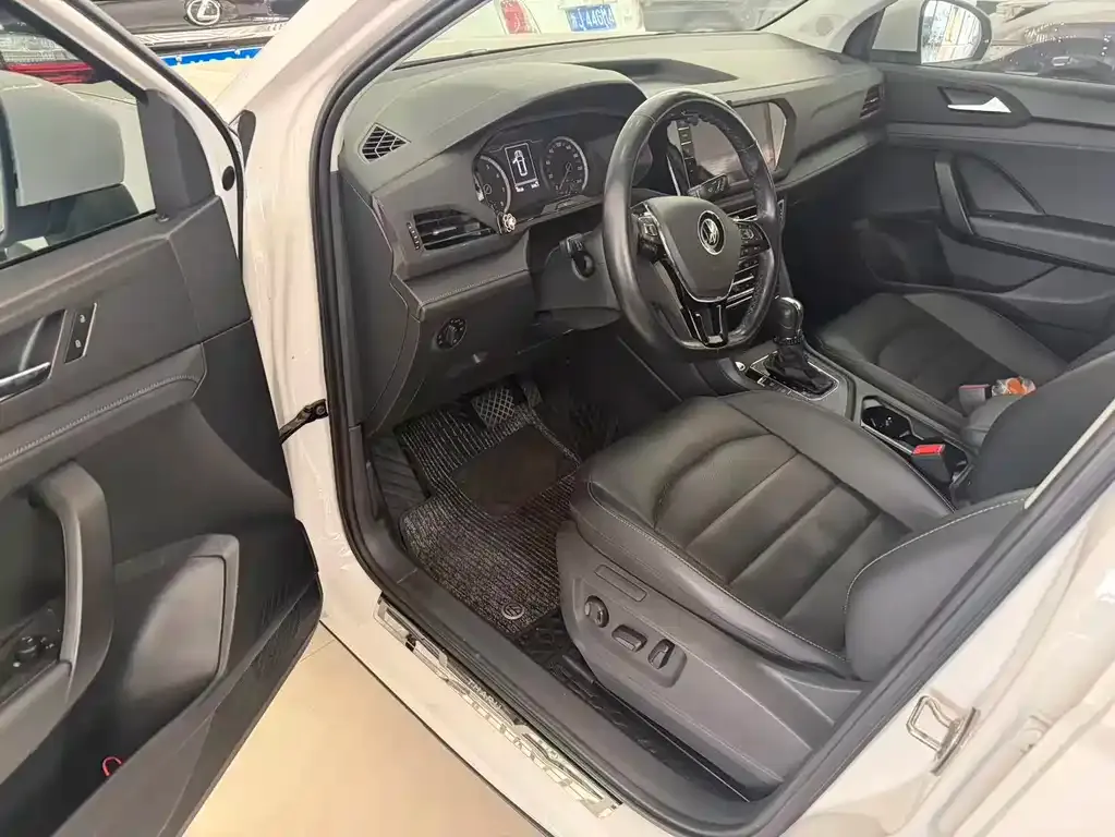Volkswagen Tharu 2022 из CN, фото 7