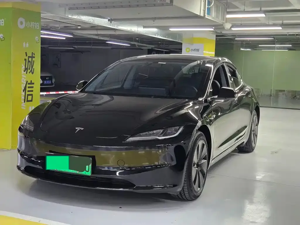 Tesla Model 3 — фото 1